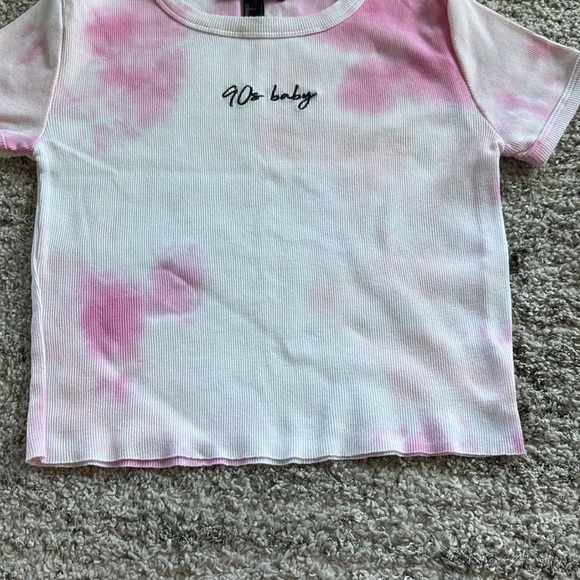 Pink White Tie-Dye short sleeve crop top "90s baby" Embroidered on front - Picture 5 of 9